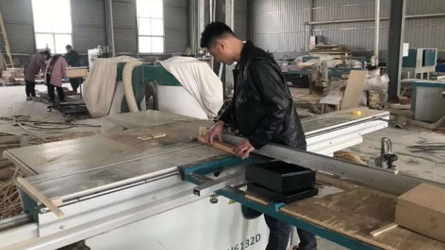 Qingdao Vitalucks Trade Co., Ltd. ligne de production en usine