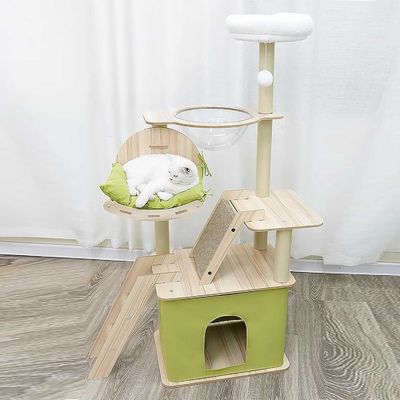 Maison à plusieurs niveaux pour chats avec gratte-ciel Sisal et construction en bois durable