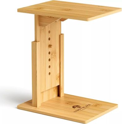 Table de côté en bambou en forme de C pour table basse en bois derrière le canapé