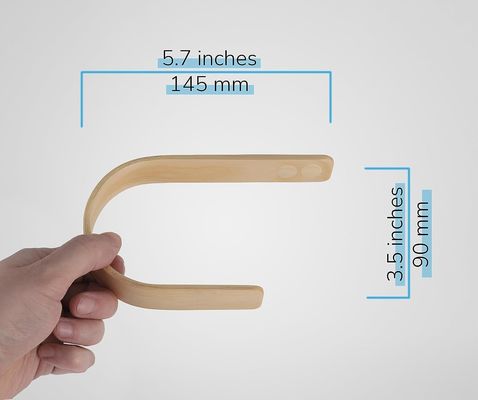 Des rideaux en bois sont conçus pour les anniversaires.