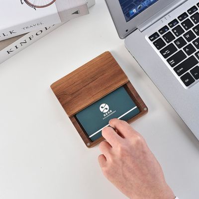 Casque de carte carré en bois noir avec fermeture magnétique Porteur de carte de visite en bois