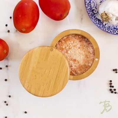 Boîte de stockage de la cave à sel en bambou multifonctionnelle avec couvercle magnétique faite à la main