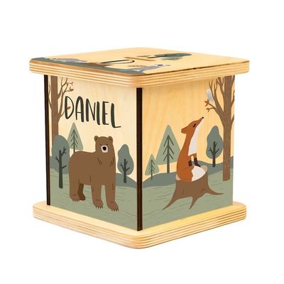 Banque de cochons en bois en couleur claire avec un design personnalisable d'animaux de forêt
