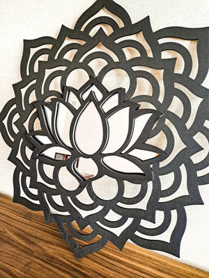 Le miroir du mur de BOHO MANDALA fleur de lotus éruption solaire méditation de yoga décor de mur en bois