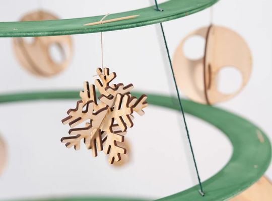 Créez une atmosphère festive avec notre arbre de Noël Alberello en bois personnalisé