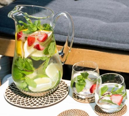 Des sous-vêtements en bois pour la décoration de la table