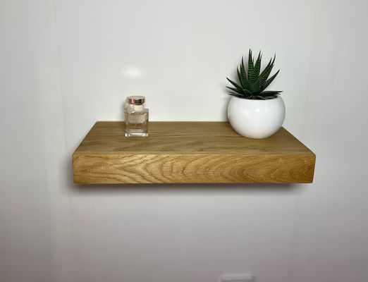 Description de l' étagère du compartiment secret flottant pour organiser les objets de valeur dans le chêne rustique