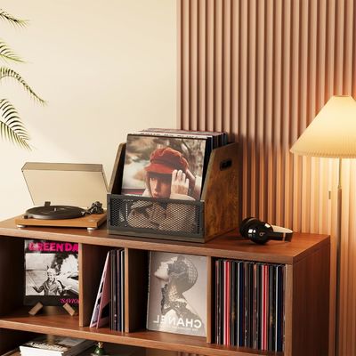 Boîte de stockage de disques en vinyle brun rétro pour une caisse de disques LP robuste et un design fonctionnel