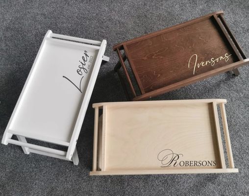 Petit-déjeuner rectangulaire dans plateau à lit avec jambes pliantes Économisez de l'espace et profitez de collations personnalisées