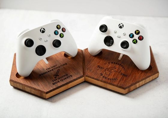 Le stand de jeu réglable La combinaison idéale de bambou et d'acrylique pour un jeu optimal