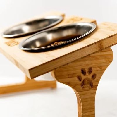 15 degrés d'inclinaison Pet Bowl Stand Impression sur bois personnalisée Laser gravure deux bols amovibles