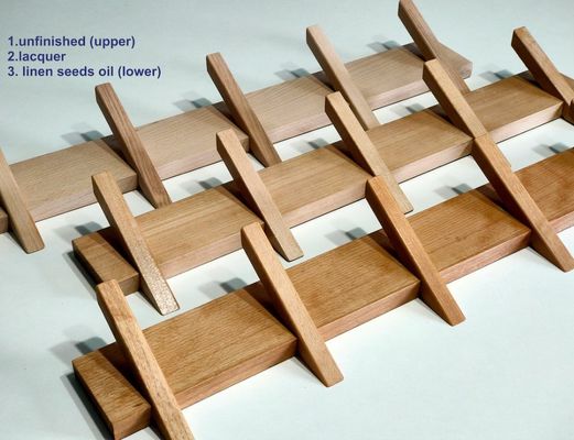 Une salle de bains élégante et durable avec ce porte-vêtements en bois