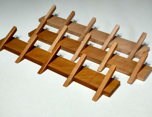 Une salle de bains élégante et durable avec ce porte-vêtements en bois