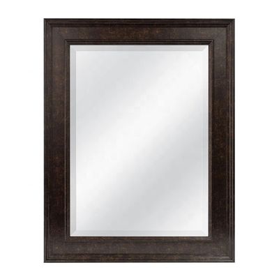 Décoration du salon de la ferme rustique miroir suspendu au mur en bois en plain colo