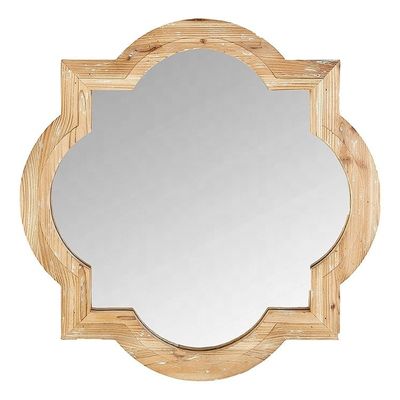 Décoration du salon de la ferme rustique miroir suspendu au mur en bois en plain colo
