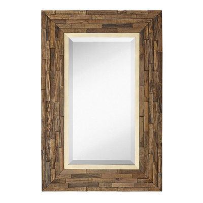 Décoration du salon de la ferme rustique miroir suspendu au mur en bois en plain colo