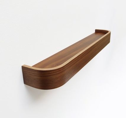 Étagères en bois arrondies modernes OEM étagère flottante courbée à noix pour la maison