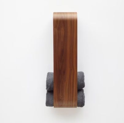 Organisez facilement votre salle de bain avec un support de serviette de douche en bois