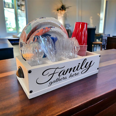 Faites de l'hébergement un porte-gobelets en bois Breeze Solo pour le comptoir de cuisine et l'hébergement de fêtes