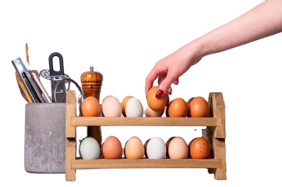 Plateau en carton d'œufs en bois en bambou fait à la main ou porte-œufs en bois sur mesure pour la cuisine de ferme