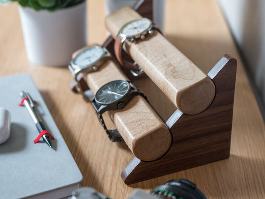 Joaillerie réglable en bois de noyer pour le stockage de montres de poignet cadeau de Noël