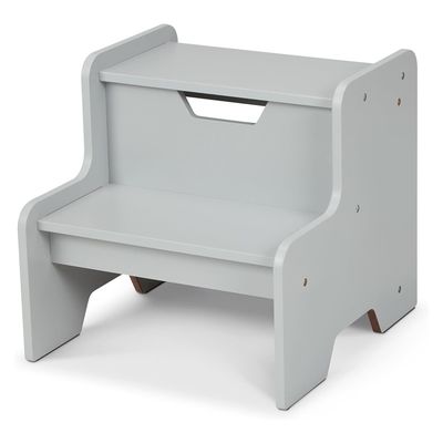 Des tabourets en bois de grande quantité économisent de l'espace