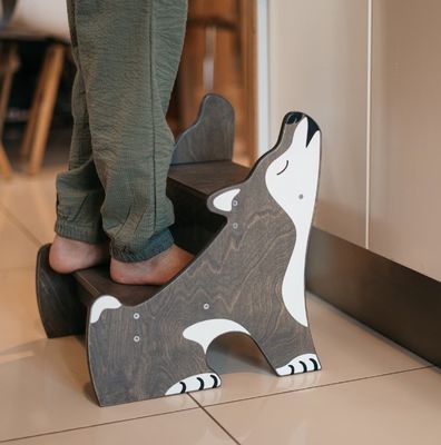 Tabouret pour enfants en grande quantité, parfait pour la cuisine et la salle de bains