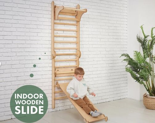 202405 Escalier suédois 4 en 1 Gymnase d'escalade pour tout-petits avec triangle d'escalade et table pour enfants