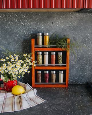 Étagère de stockage d'épices en bois personnalisée montée sur le mur pour votre style et fonctionnalité de cuisine