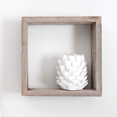 Organisez votre espace avec 3 étagères flottantes classiques en bois massif naturel montées sur le mur