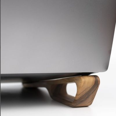 Porteur d'ordinateur portable en bois pour Macbook Économie d'espace et accessoire de bureau élégant