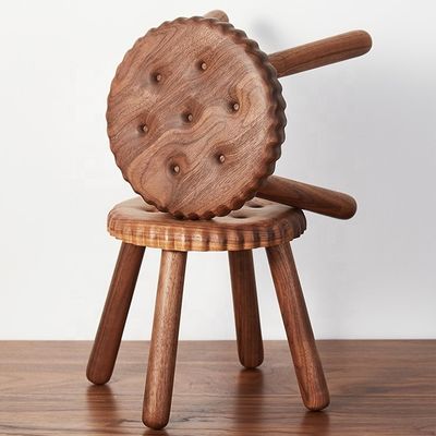 Délices pour les enfants en bois en forme de biscuit en bois de hêtre et de noix