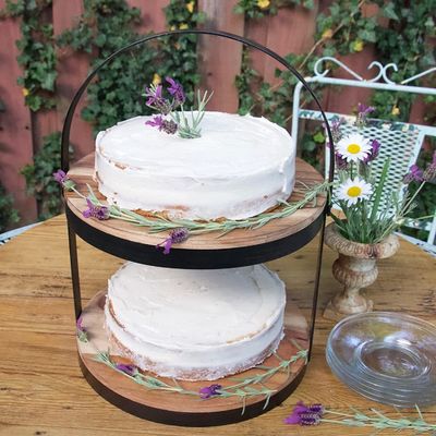 Comme votre demande 2 étage plateau de service en bois avec support métallique gâteau dessert affichage