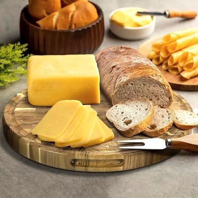 Service personnalisé 15 pouces planche de coupe en bois avec conception écologique et rainure de jus