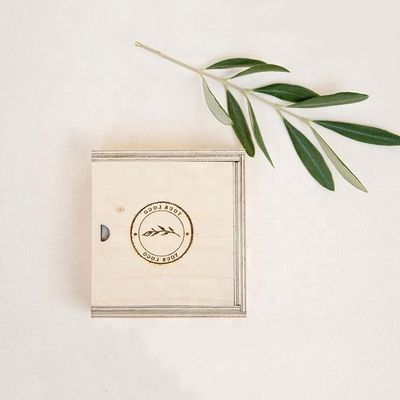 Boîtes cadeaux en bois de petite taille personnalisées avec une structure en contreplaqué écologique