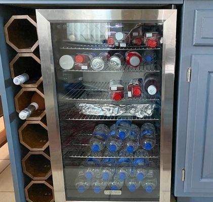 Réservoir de vin en bois empilable en grande quantité pour un support de vin sur table personnalisable