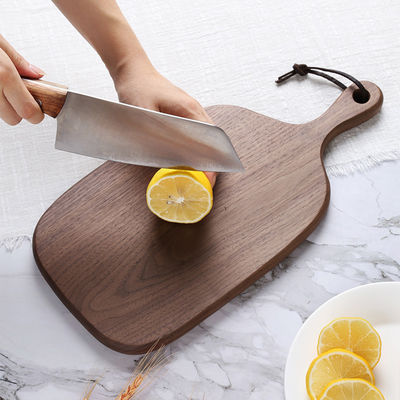 Tableau de coupe de pain au fromage de noix artisanale plateau de service en bois avec conception d'équilibre