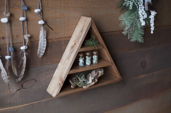 Meubles de salon sur mesure en bois fait à la main Monté sur le mur Étagère triangulaire flottante 16&quot; ou 18&quot; X3.2&quot; Design moderne