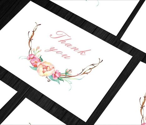 Des cartes postales personnalisées avec logo sur papier recyclé