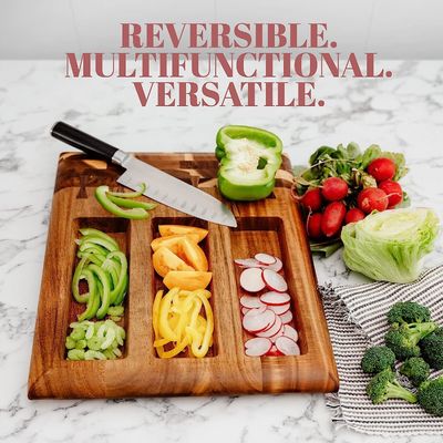 Planche de coupe en bois écologique avec rainure de jus intégrée et conteneurs amovibles