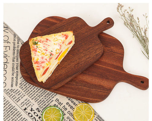 Le logo recyclé de la marque de l' acacia est un affûteur de bois à trois fins.