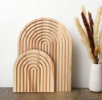 Tableau de coupe en bois en forme d'arc-en-ciel pour la décoration de la cuisine à domicile