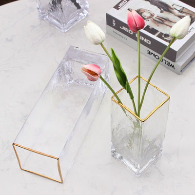 Vase en verre clair fait à la main avec technique soufflée à la main