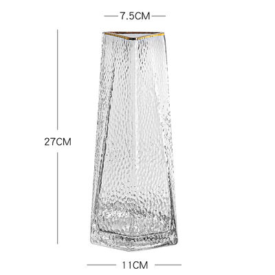 Un vase de verre de 3 pieds de haut, indispensable pour la décoration et les cadeaux