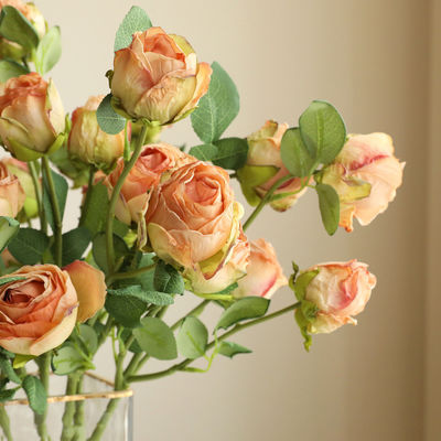 Décoration de fleurs de rose en soie artificielle personnalisée pour toutes les fêtes et célébrations