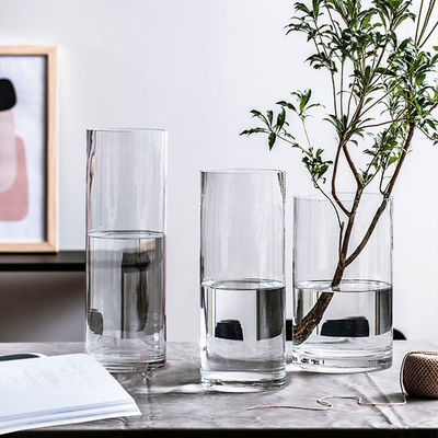 Des vases en verre minimalistes de 60 cm de haut La combinaison parfaite de style et de fonction