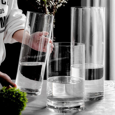 Des vases en verre minimalistes de 60 cm de haut La combinaison parfaite de style et de fonction