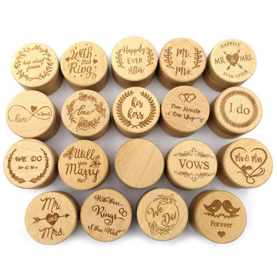 Petite boîte à bagues en bois pour une belle proposition de mariage faite à la main
