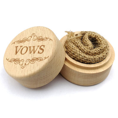 Petite boîte à bagues en bois pour une belle proposition de mariage faite à la main