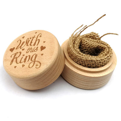 Petite boîte à bagues en bois pour une belle proposition de mariage faite à la main